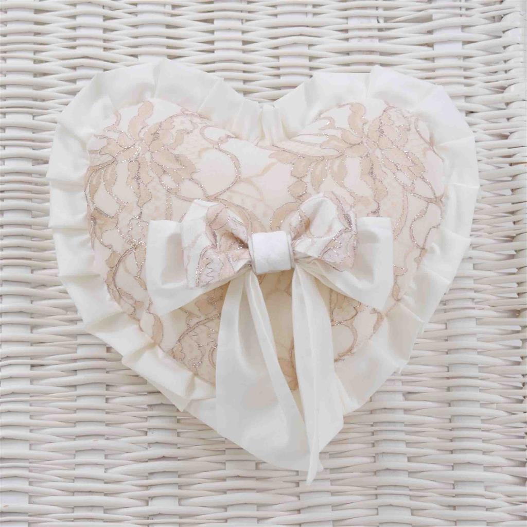 Decorative pillow (heart bow)